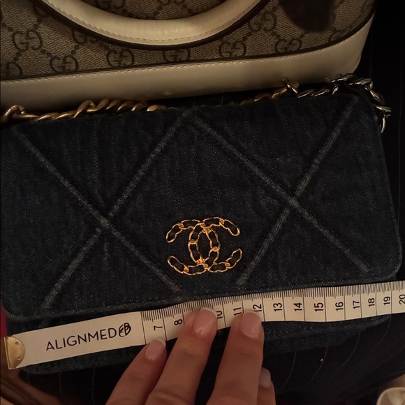 π NWB CHANEL 19 WOC DENIM BAG - Picture 14 of 15